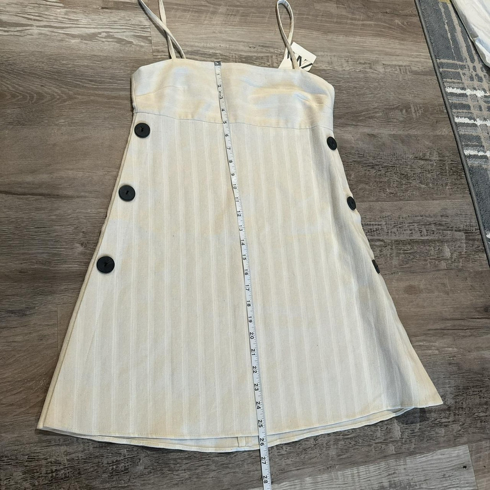 dresses - Picture 2 of 8